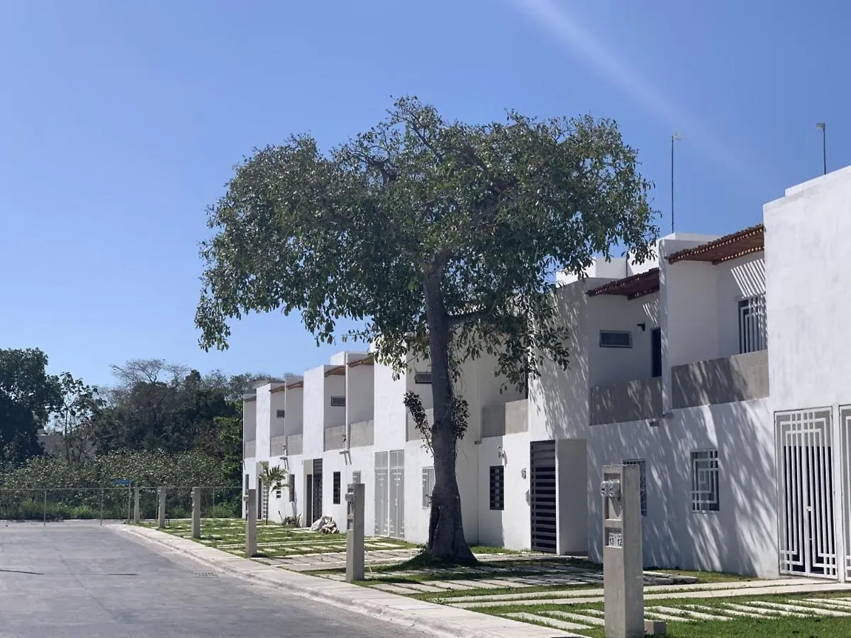Villa La Casa del Arbol Puerto Morelos 0*,  México