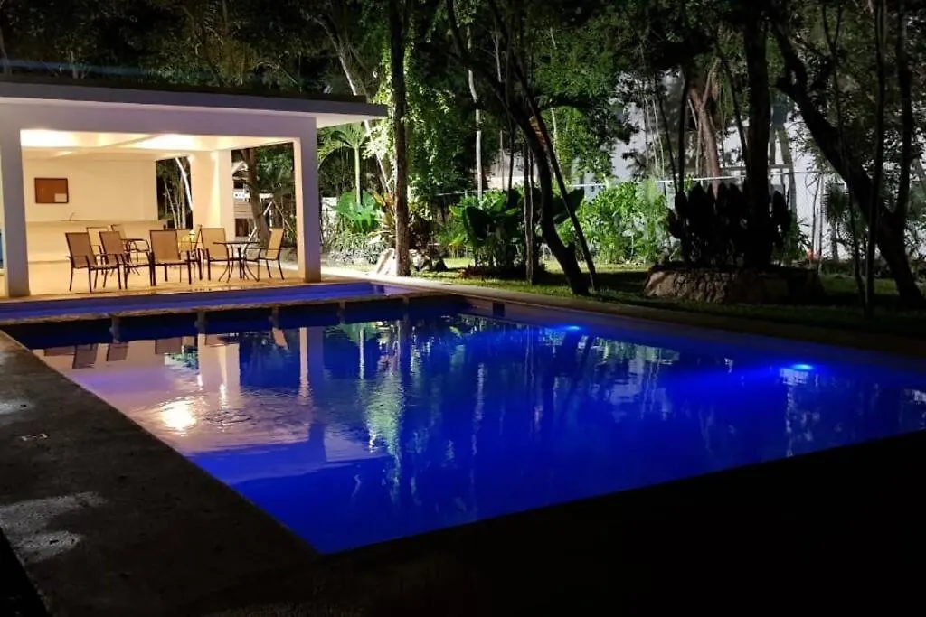 Villa La Casa del Arbol Puerto Morelos